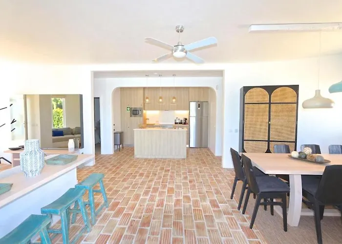 Вилла Superb Vilamoura 5 Bedrooms Azul Walking Distance To Marina Картейра
