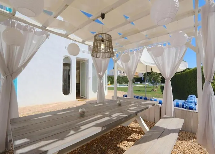 Superb Vilamoura 5 Bedrooms Azul Walking Distance To Marina 别墅