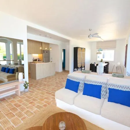 Superb Vilamoura 5 Bedrooms Azul Walking Distance To Marina Villa Quarteira