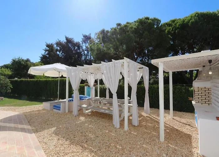 Villa Superb Vilamoura 5 Bedrooms Azul Walking Distance To Marina *
